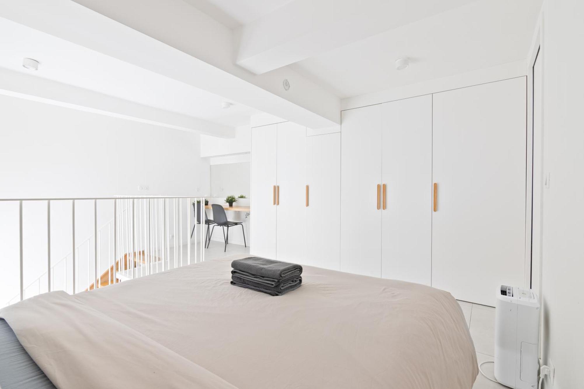 Luxurious Mezzanine Quartier Tour Eiffel Apartment *